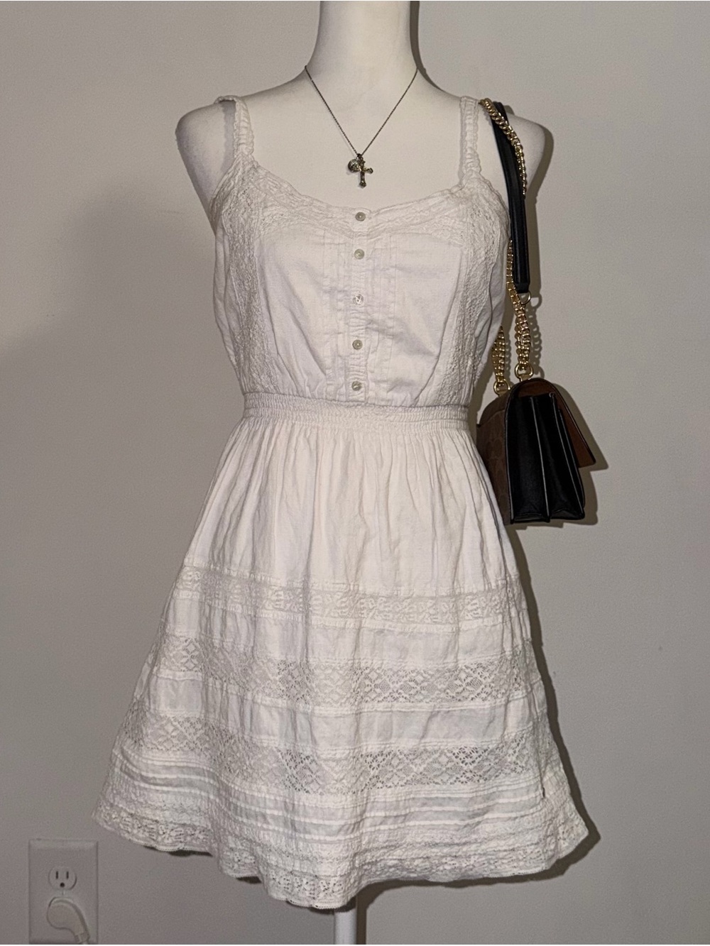2000s vintage style abercrombie & fitch white whimsical babydoll lace mini dress